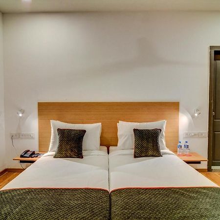 Oyo Townhouse 104 Koramangala Maharaja Signal Hotel Бангалор Екстериор снимка