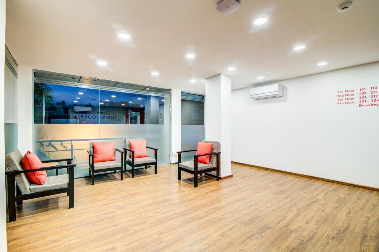 Oyo Townhouse 104 Koramangala Maharaja Signal Hotel Бангалор Екстериор снимка