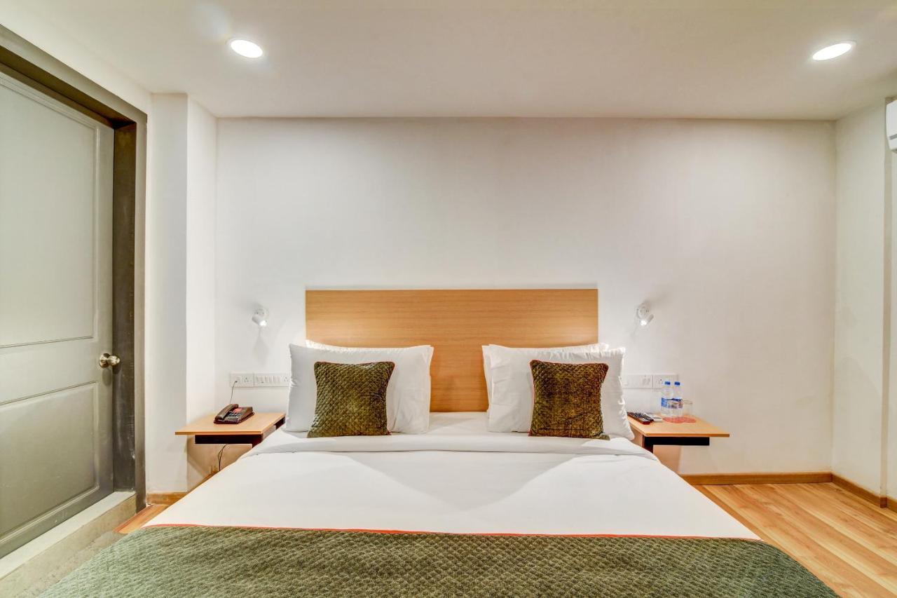 Oyo Townhouse 104 Koramangala Maharaja Signal Hotel Бангалор Екстериор снимка