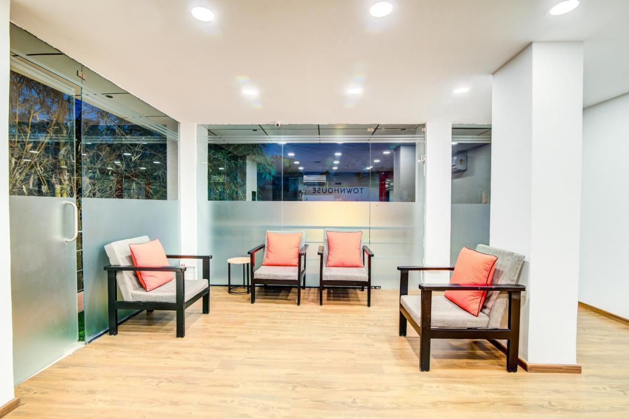 Oyo Townhouse 104 Koramangala Maharaja Signal Hotel Бангалор Екстериор снимка