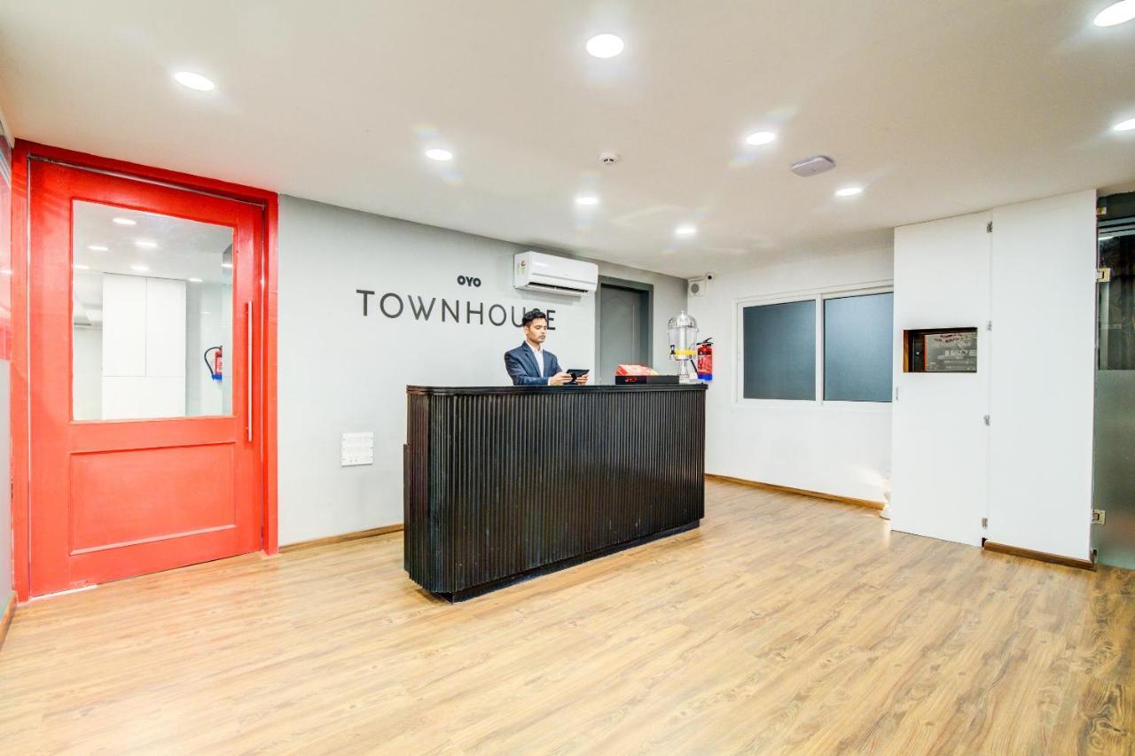 Oyo Townhouse 104 Koramangala Maharaja Signal Hotel Бангалор Екстериор снимка
