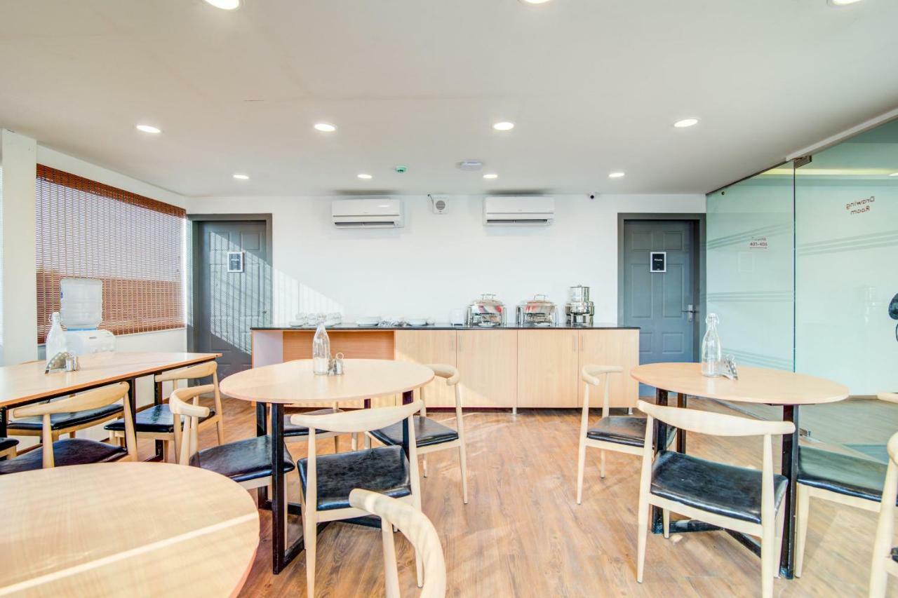Oyo Townhouse 104 Koramangala Maharaja Signal Hotel Бангалор Екстериор снимка