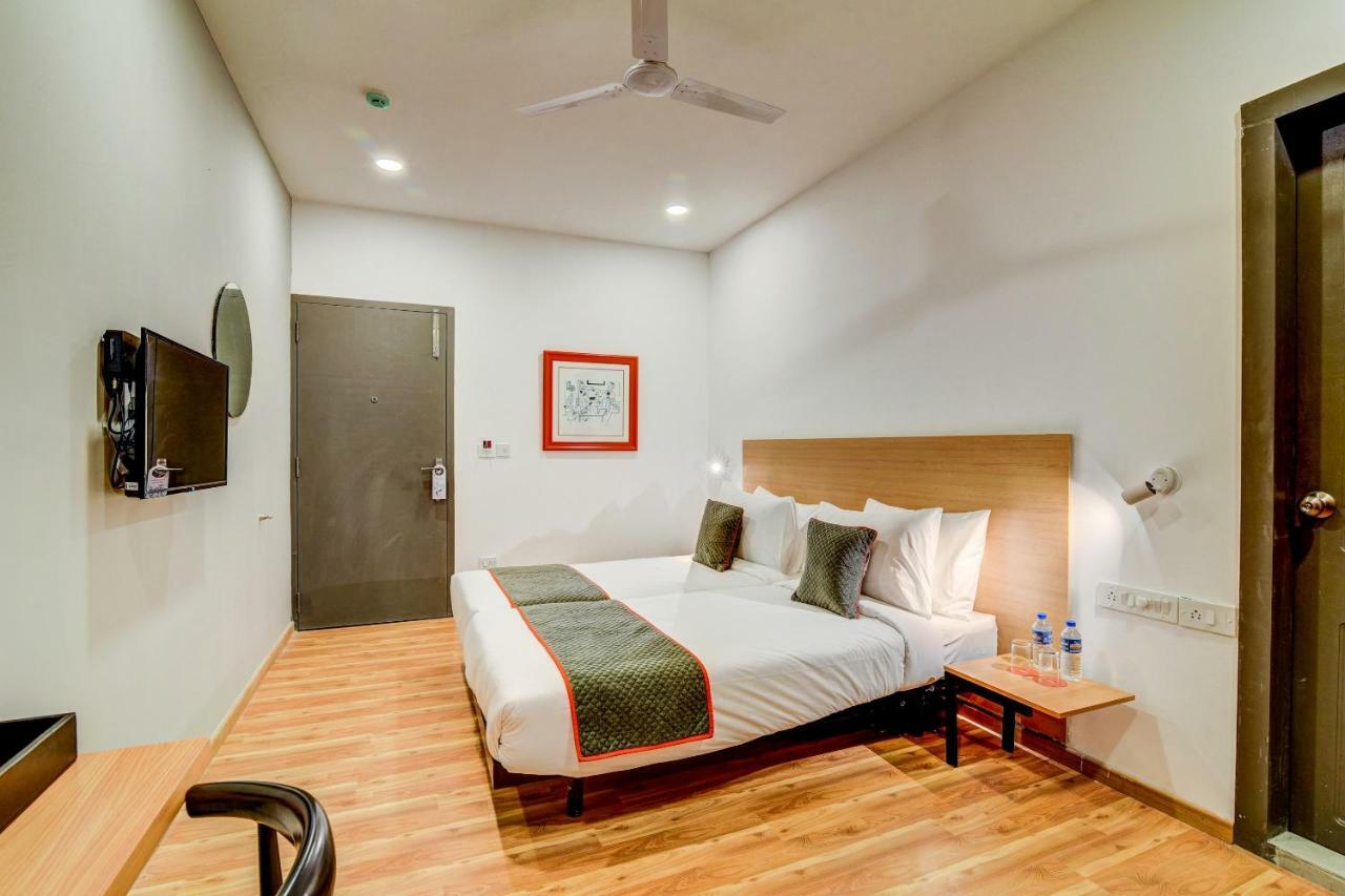 Oyo Townhouse 104 Koramangala Maharaja Signal Hotel Бангалор Екстериор снимка
