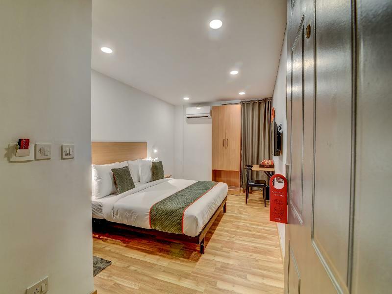 Oyo Townhouse 104 Koramangala Maharaja Signal Hotel Бангалор Екстериор снимка