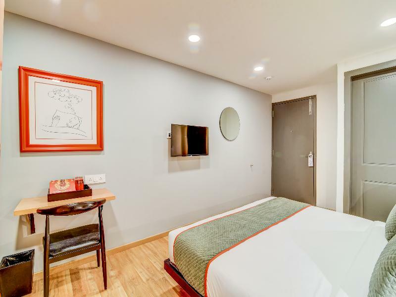 Oyo Townhouse 104 Koramangala Maharaja Signal Hotel Бангалор Екстериор снимка